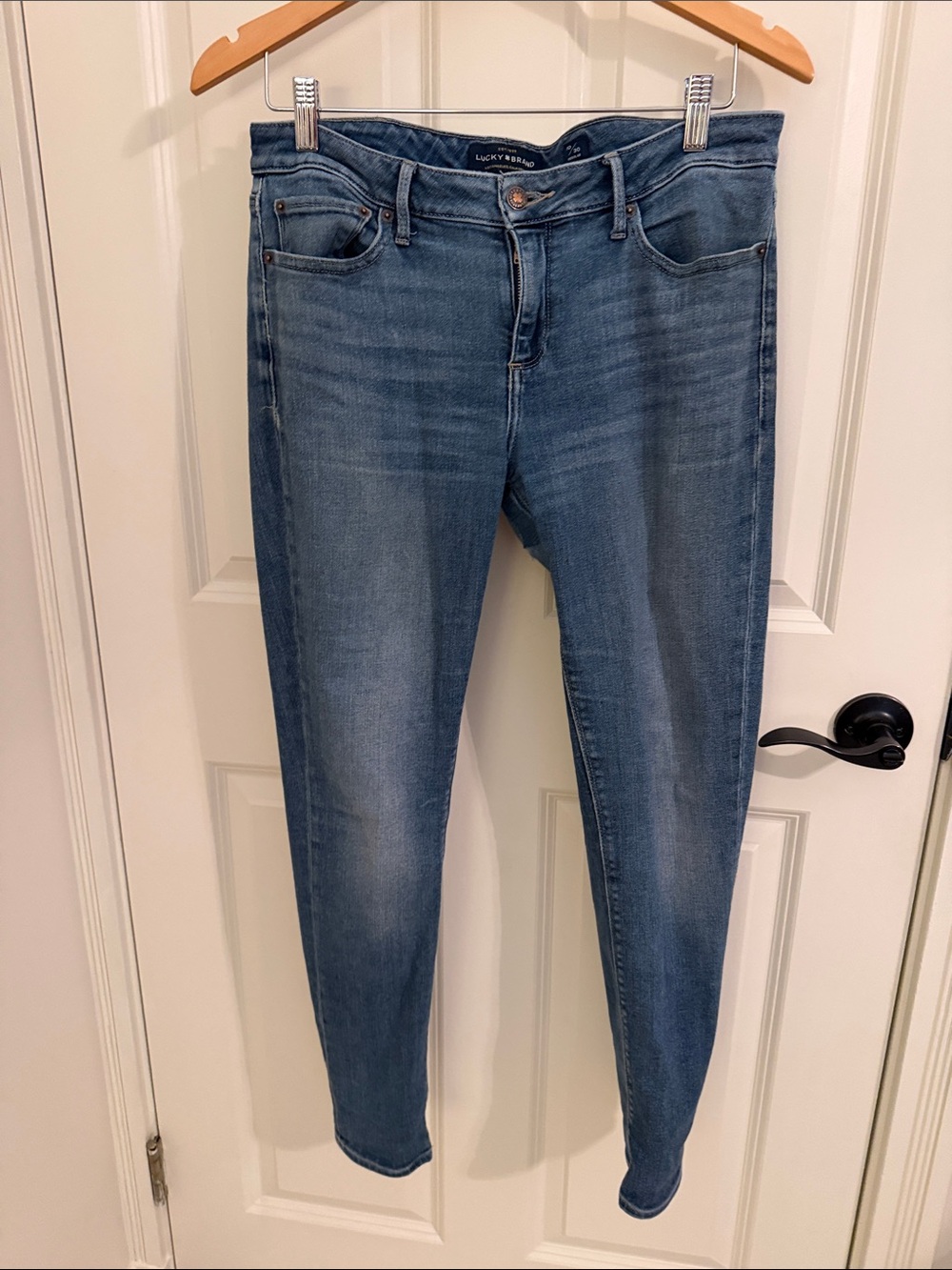 Lucky Brand Women's Medium Blue Skinny Jeans